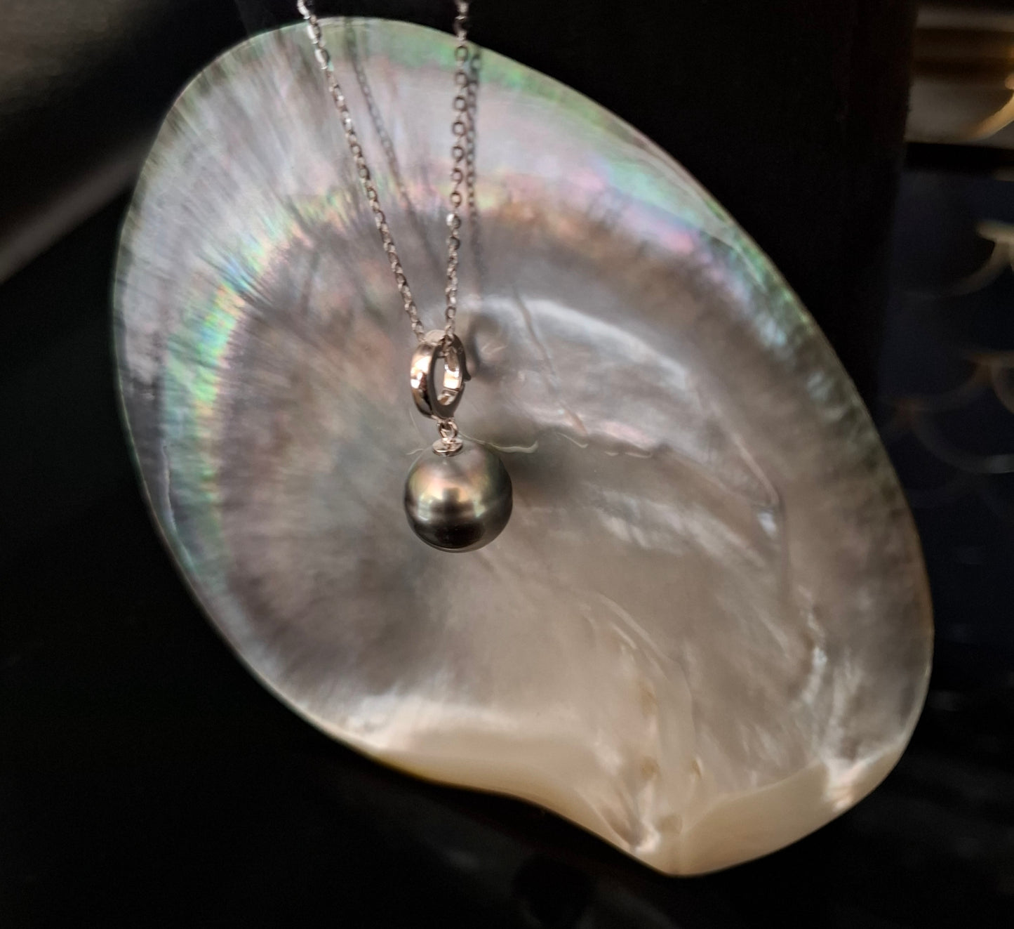 Tahitian pearl necklace