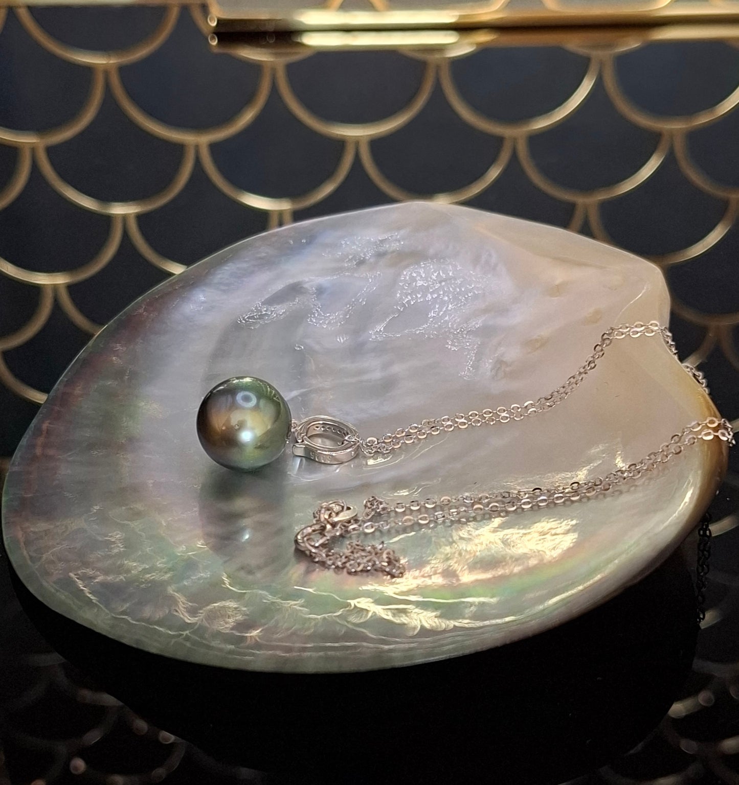 Tahitian pearl necklace