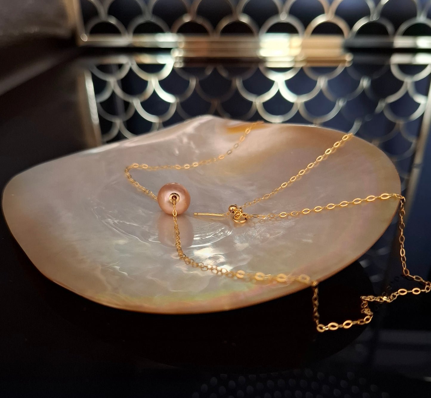 Pink round pearl necklace