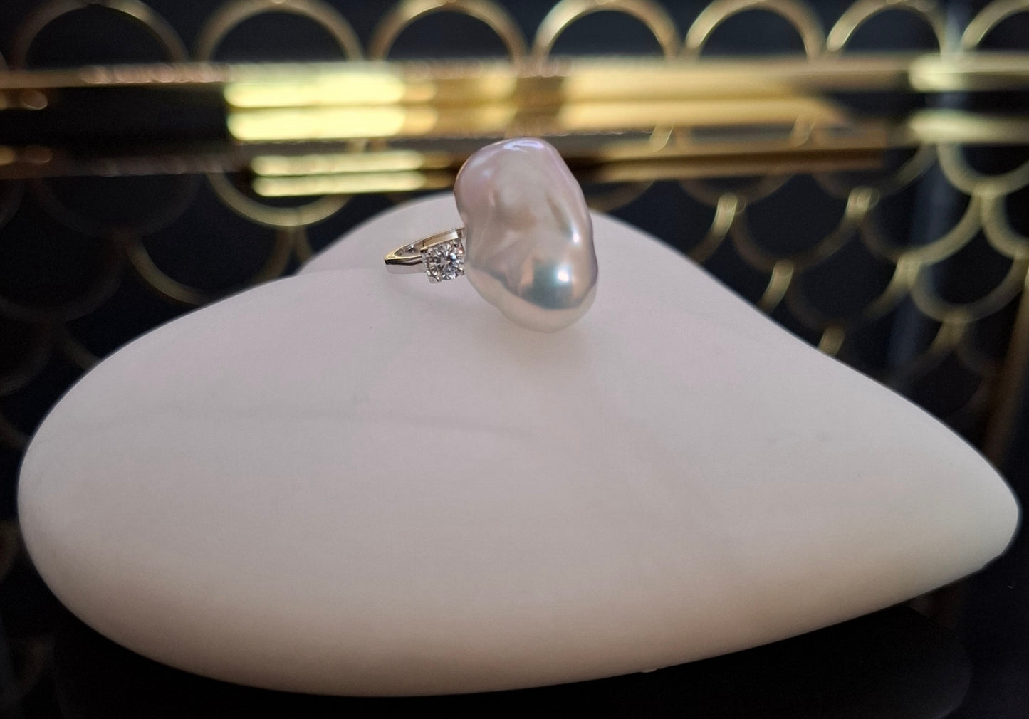 Freshwater baroque pearl ring ( 2 )