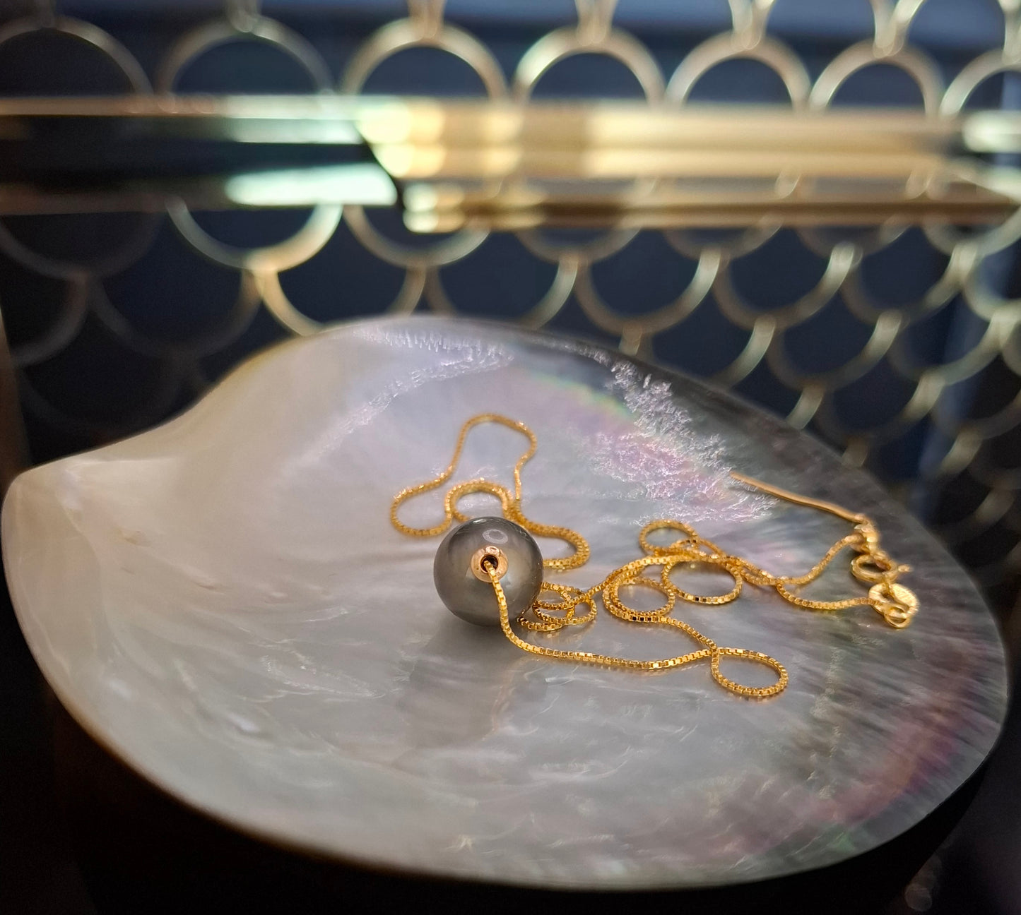 Tahitian round pearl necklace