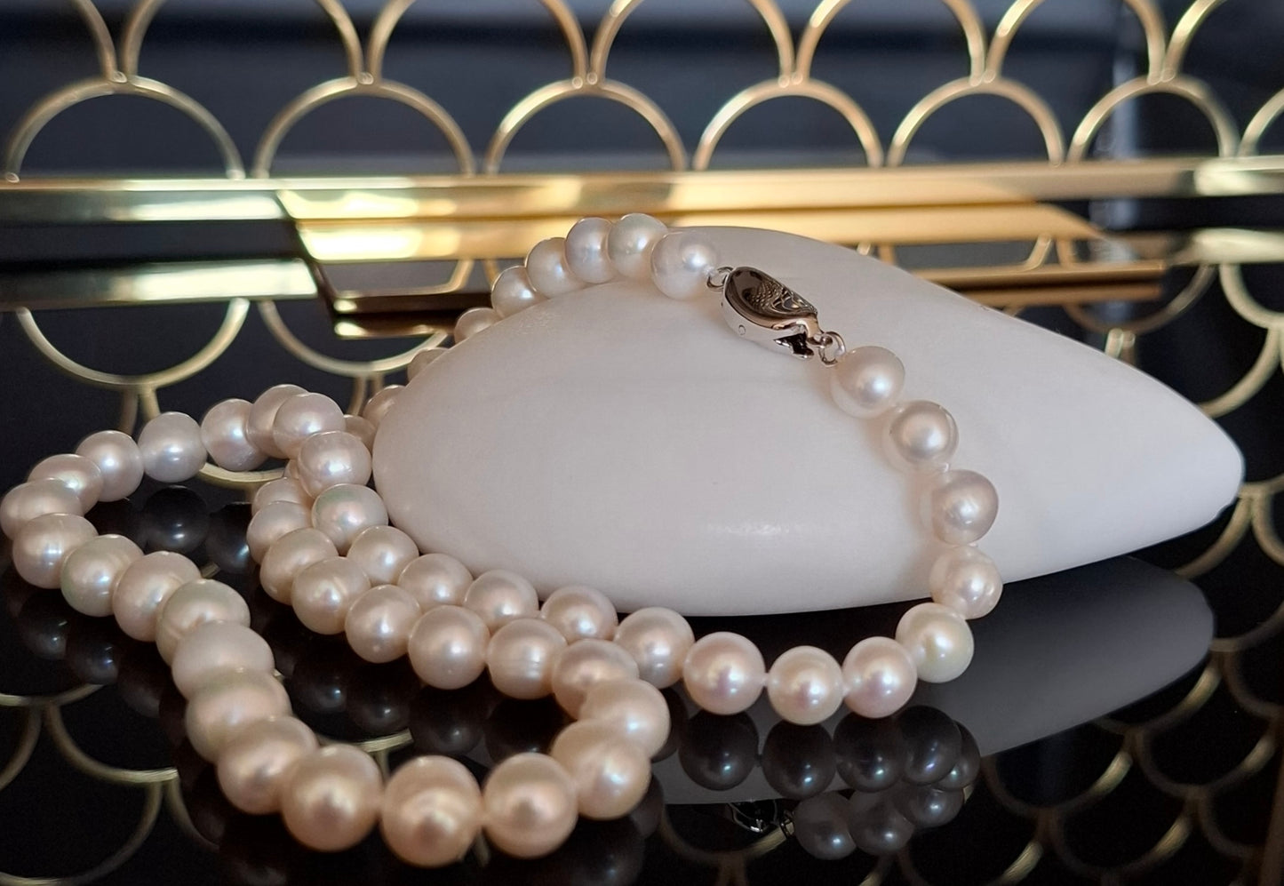 Freshwater near round pearl necklace