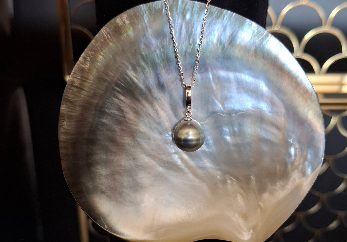 Tahitian pearl necklace