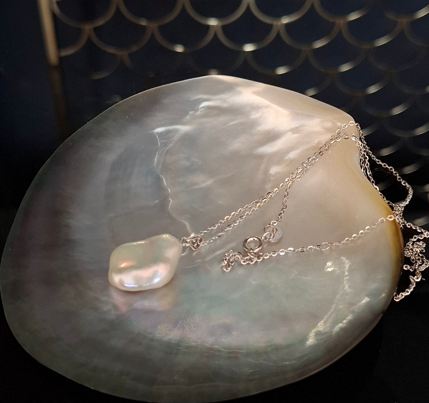Freshwater Keshi pearl pendant necklace