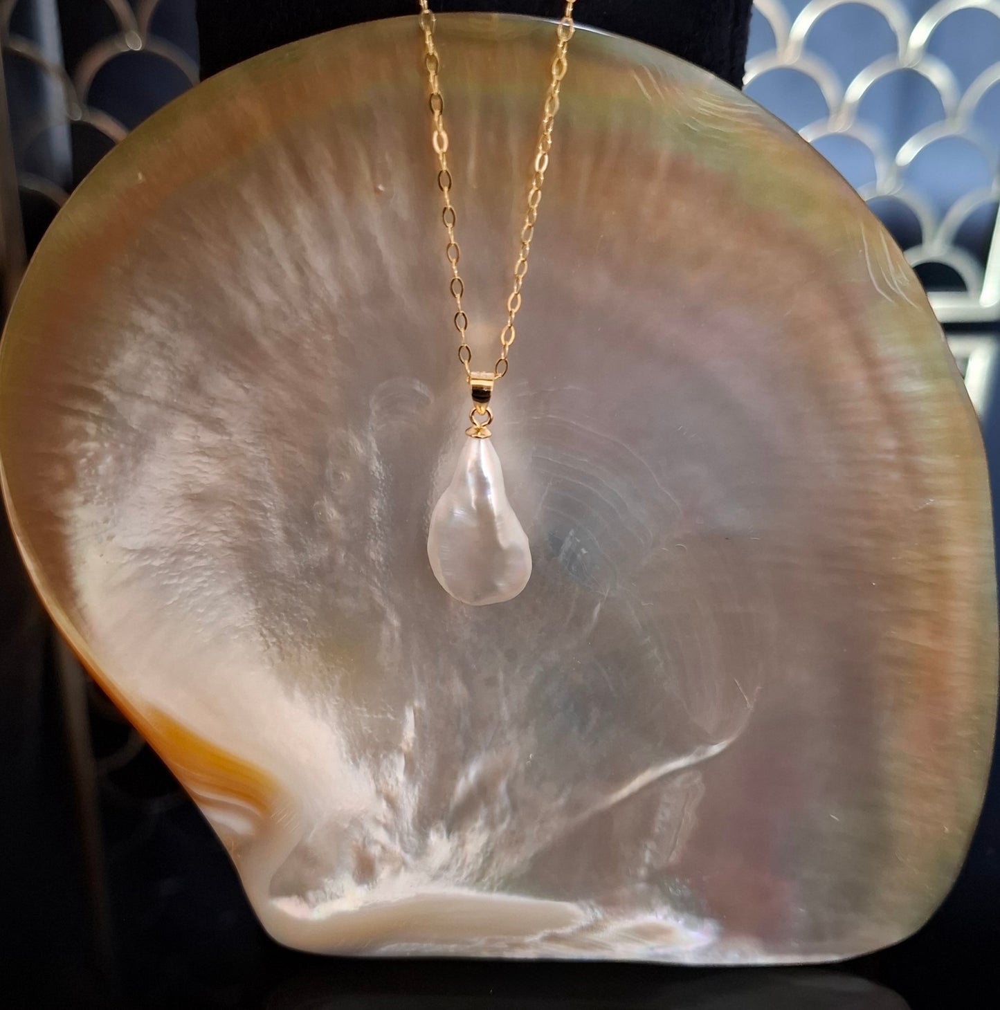 Freshwater Keshi white pearl pendant