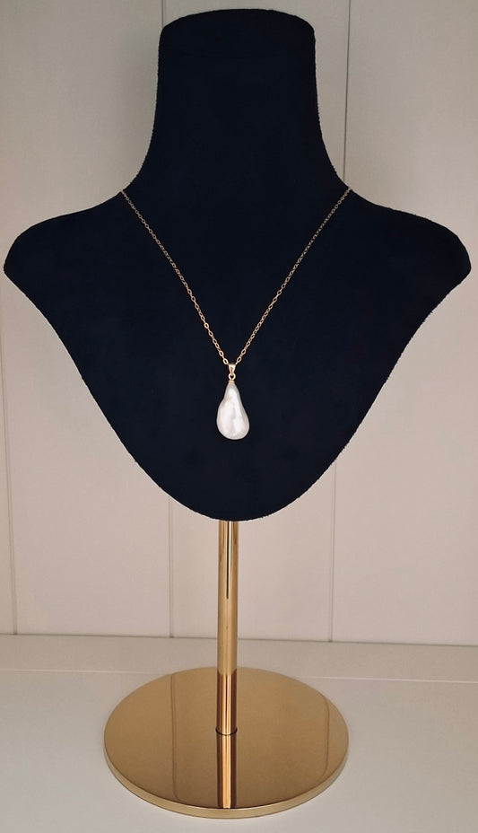 Freshwater Keshi white pearl pendant