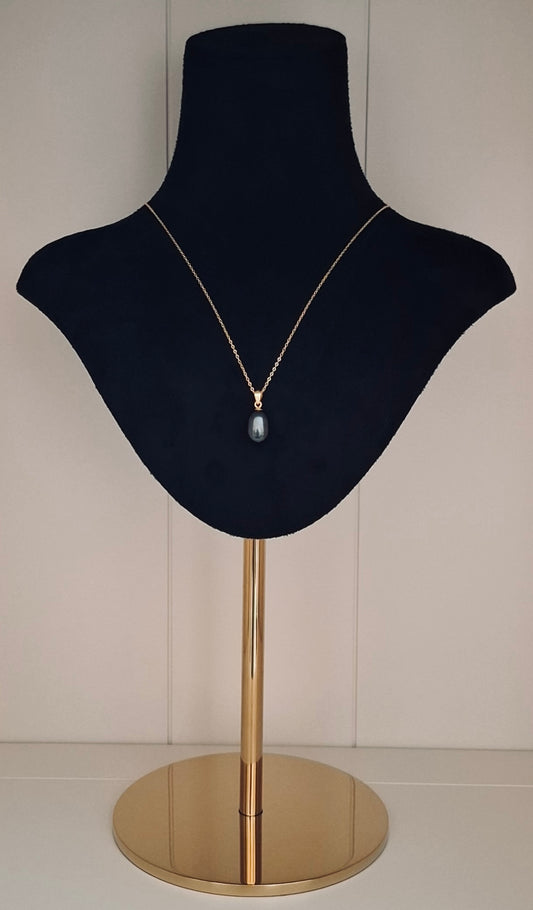 Freshwater black pearl pendant necklace