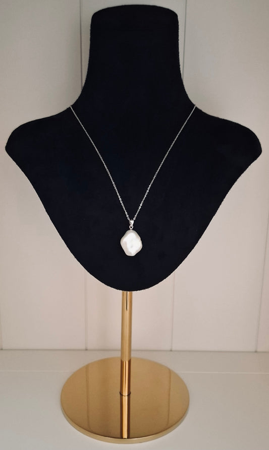 Freshwater Keshi pearl pendant necklace