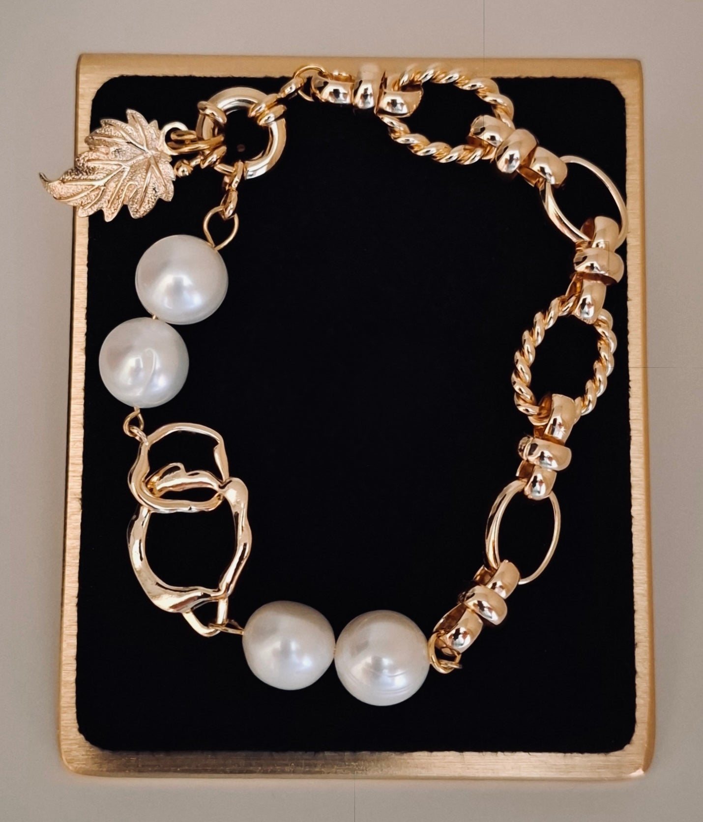 Freshwater white Baroque pearl gold bracelet