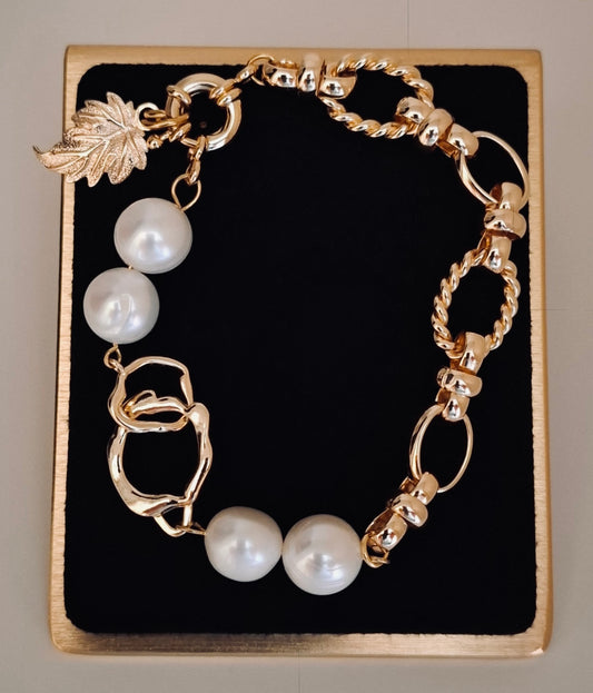 Freshwater white Baroque pearl gold bracelet