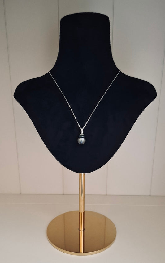 Tahitian drop pearl pendant