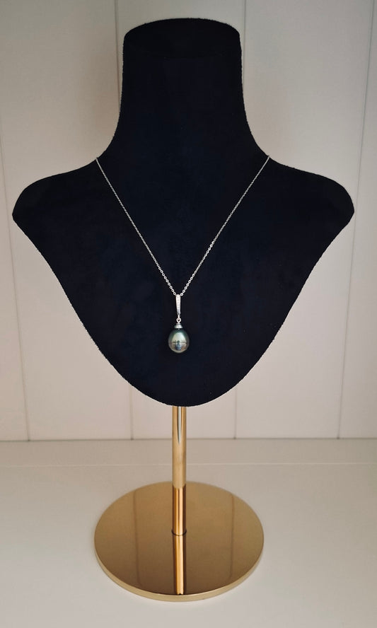 Tahitian round pearl pendant necklace
