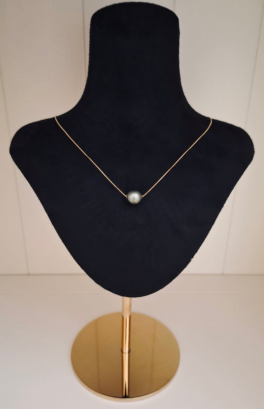 Tahitian round pearl necklace