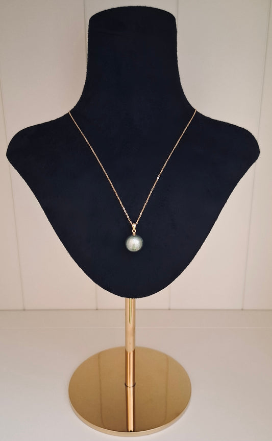 Tahitian round pearl pendant